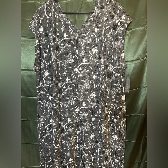 Disney Mickey Grey Paisley Print Jumpsuit NWT Size 2XL - Picture 3 of 6